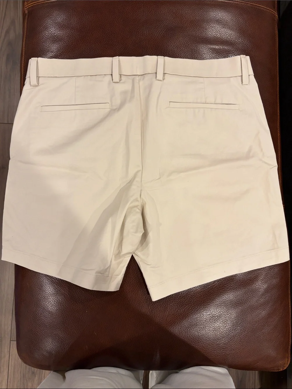 Banana Republic Men's Cream Flat-Front Chino Shorts - Never worn